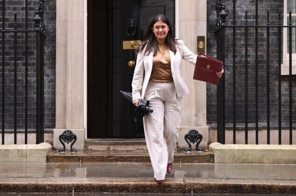 UK says it wont to yield to Trump on Greenland
