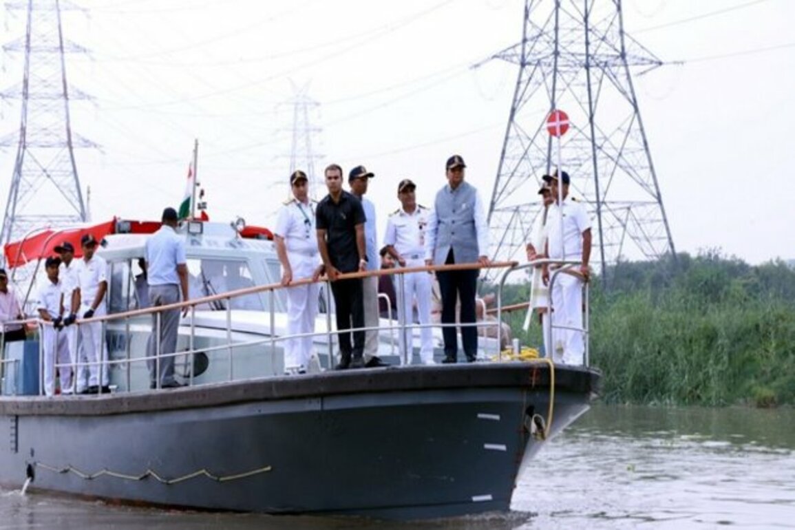 Delhi LG, NGT chairperson inspect navigable stretch of Yamuna on Navy boat