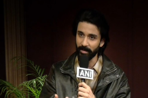 Raghav Juyal opens up about why he was on phone when touching SRK's feet at the 'Ba***ds of Bollywood' trailer launch