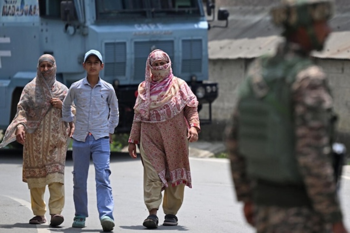 India and Pakistan on brink of war