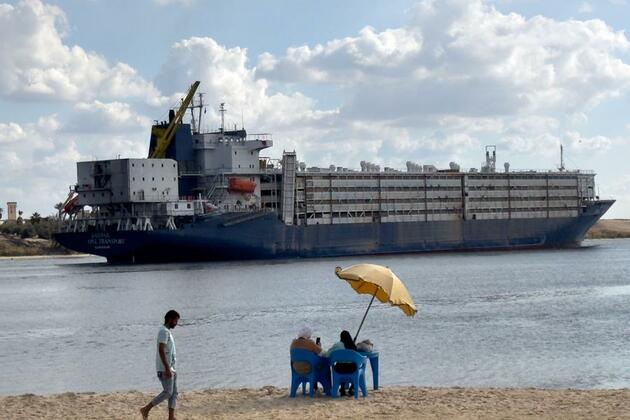Global shipping strikes landmark emissions deal