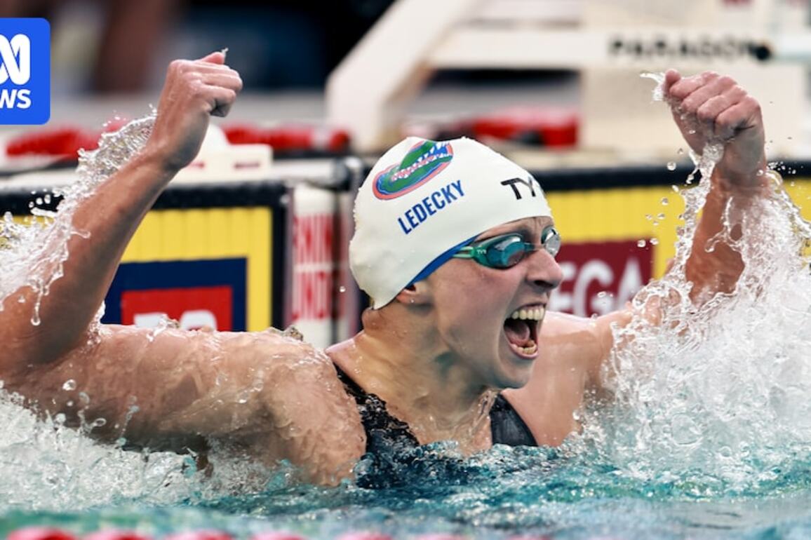 Katie Ledecky fires warning shot to swimming rivals with stunning 800m freestyle world record