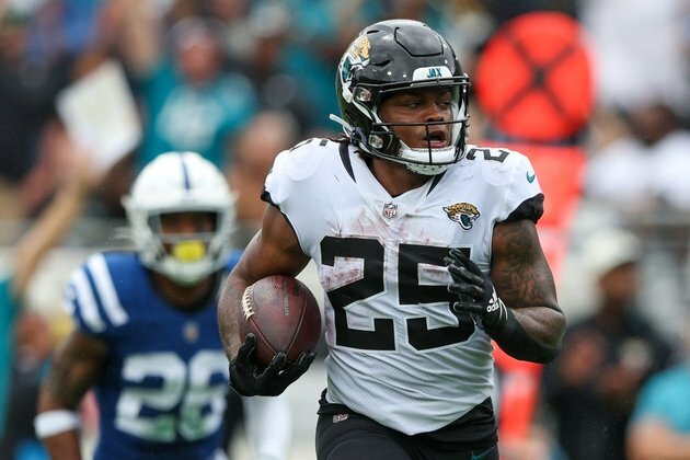Jaguars shut out Colts for first win of season