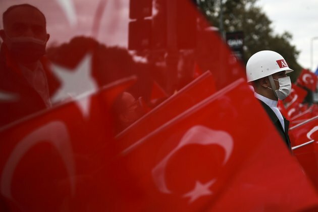 Turkey blocks two major Western news websites