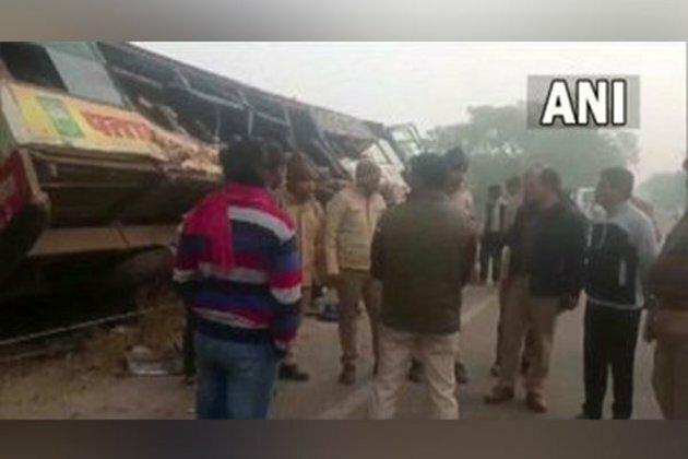 Six dead, 15 injured after bus collides with truck in UP's Bahraich