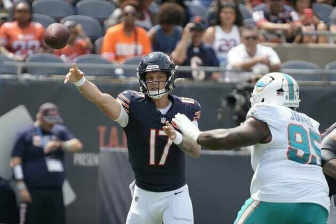 Bears sign backup QB Tyson Bagent to 2-year extension