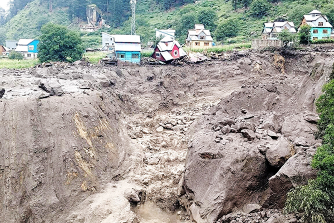 Rahul, Priyanka Gandhi condole Kishtwar cloudburst victims; urge swift relief