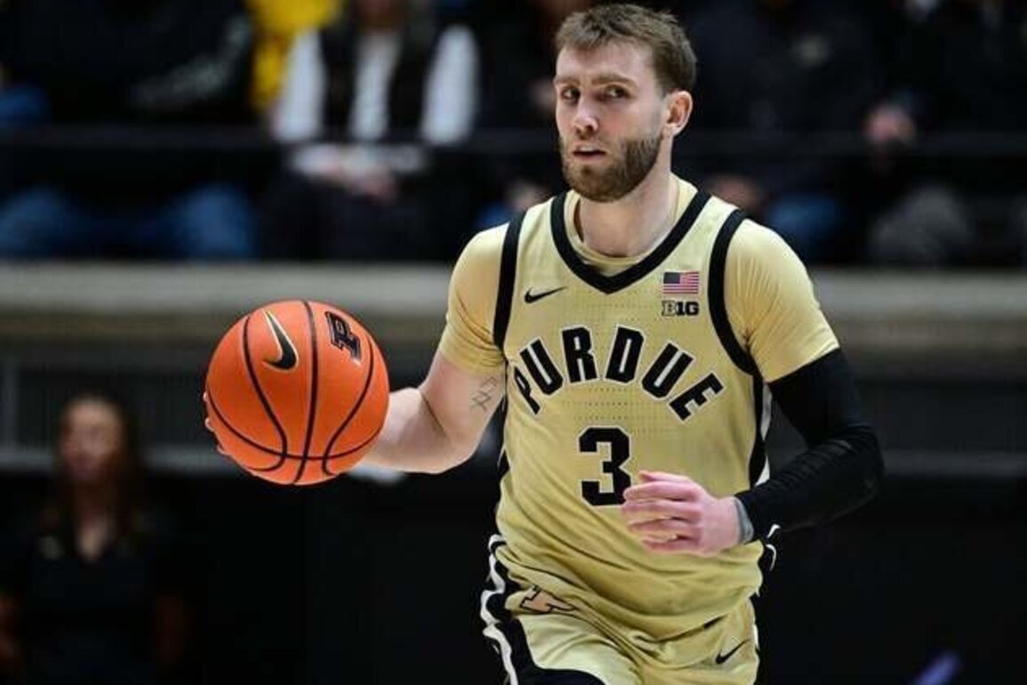 Braden Smith, No. 5 Purdue bid to add to Iowa's woes