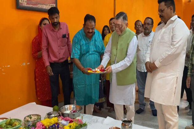 Jharkhand Governor Santosh Gangwar offers prayers at temple during Annakoot Mahotsav
