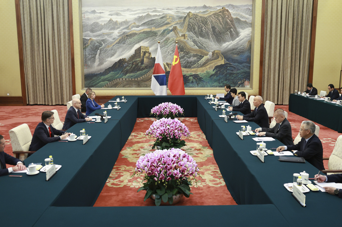 CHINA-BEIJING-CAI QI-SERBIAN PROGRESSIVE PARTY-DELEGATION-MEETING (CN)