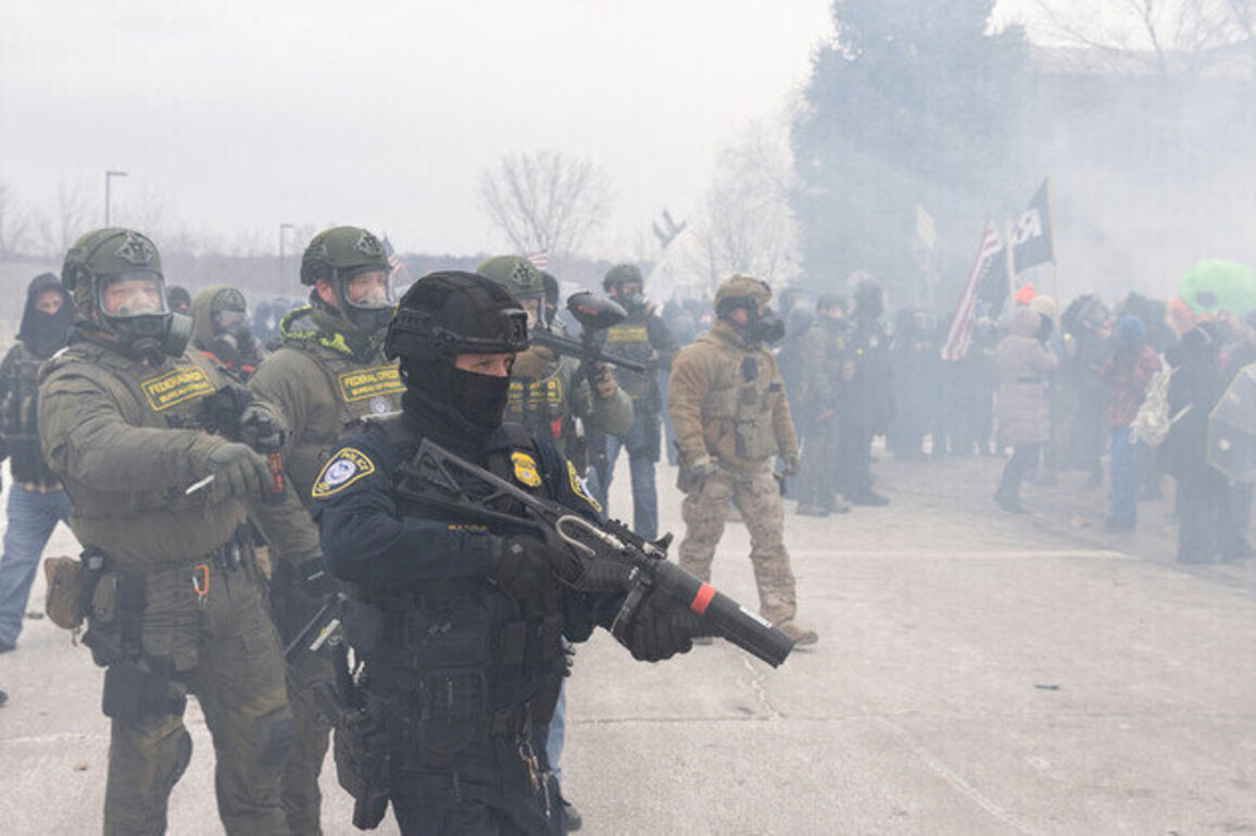 Pentagon readies 1,500 troops to control Minnesota riots  WaPo