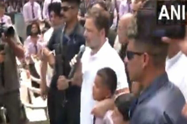 "Don't worry, everything will come back to normal": Rahul Gandhi interacts with students in Poonch affected by cross-border shelling