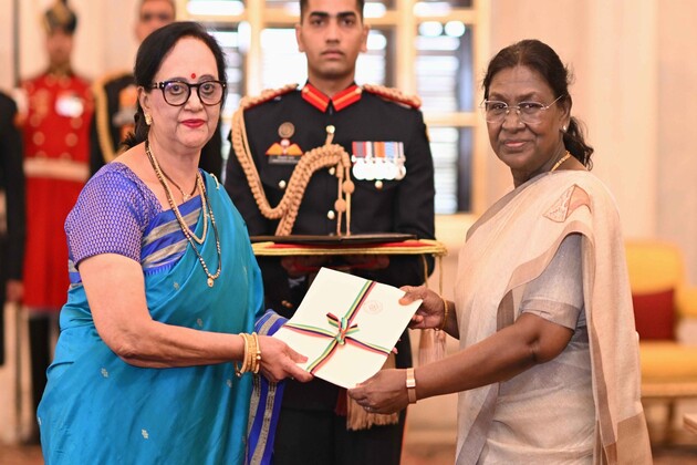 President Droupadi Murmu accepts credentials from envoys of 5 nations