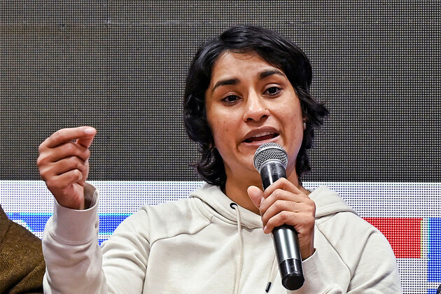 Delhi High Court issues notice to WFI on plea of Vinesh Phogat challenging her exclusion
