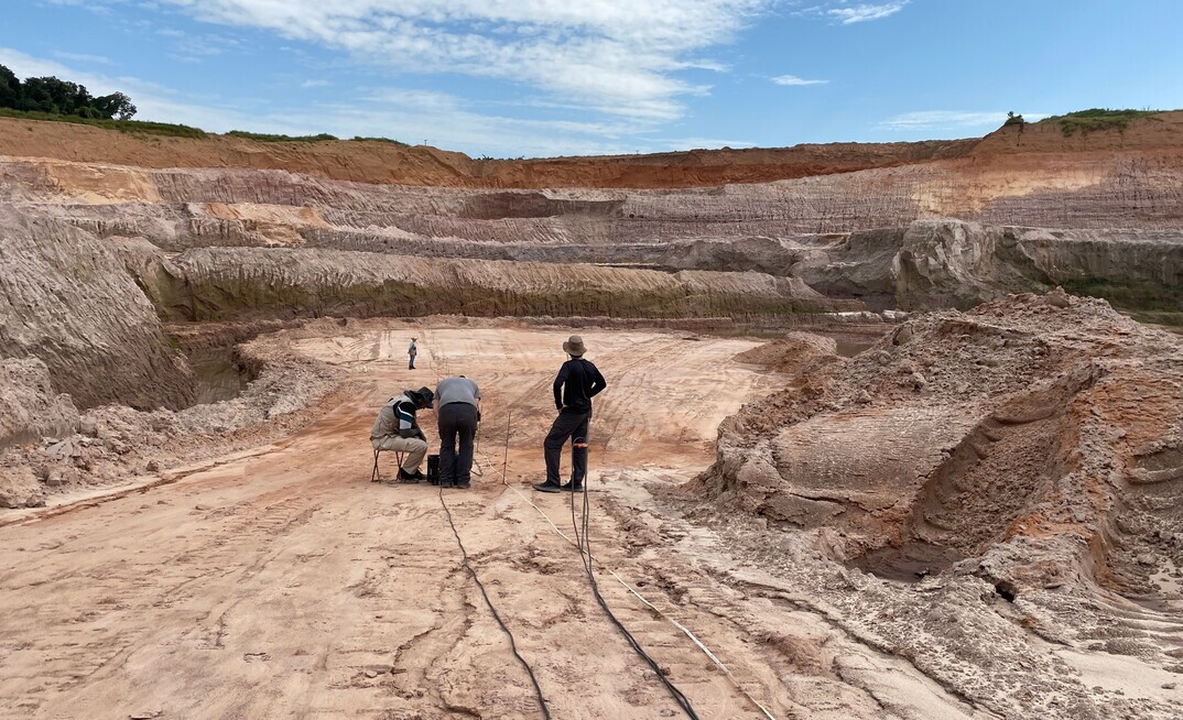 A combination of three geophysical methods allows estimation of volume, mass and lifespan