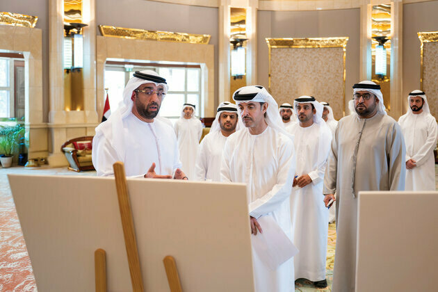 Hazza bin Zayed receives delegation from Department of Energy, reviews sector's projects, plans in Al Ain Region