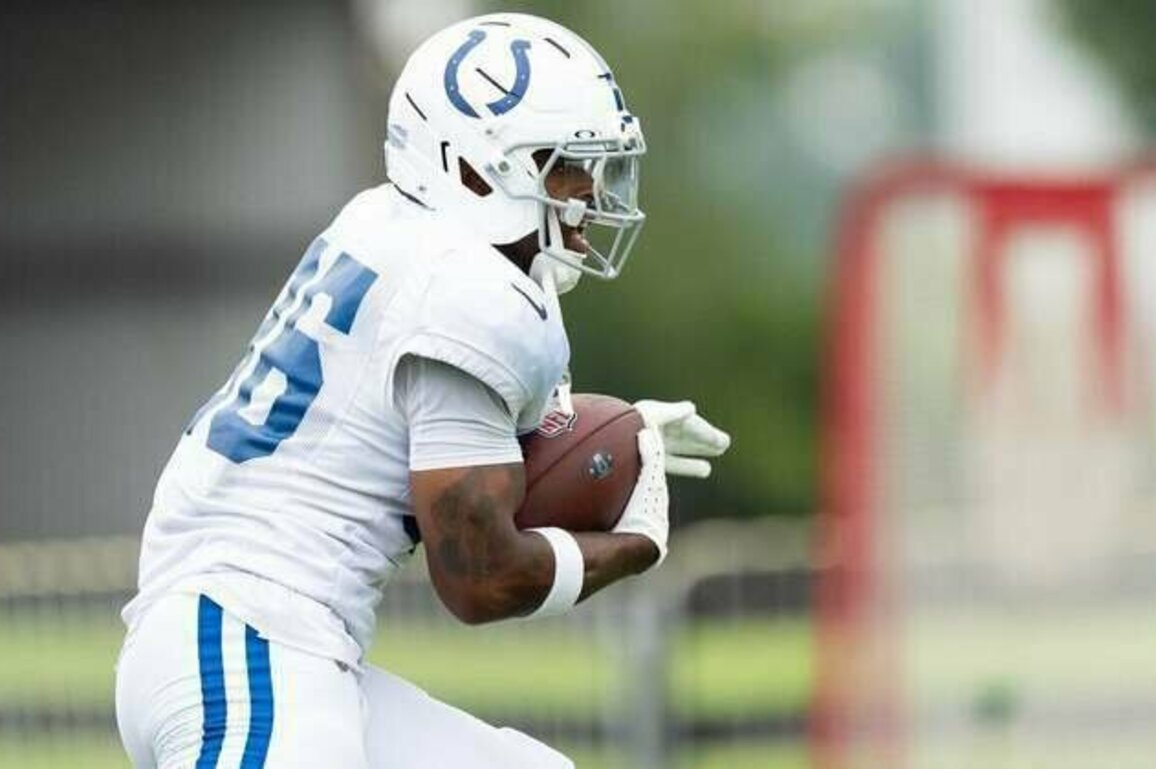 Colts RB Salvon Ahmed carted off practice field