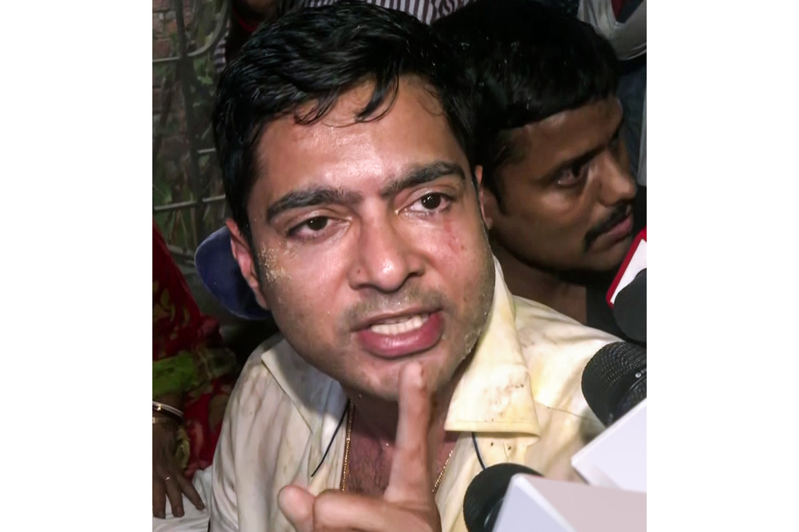 West Bengal Police arrest 5 local residents for heckling TMC MP Abhishek Banerjee