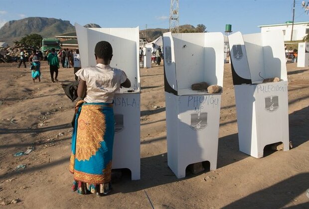 Malawi votes in closely-watched historic presidential re-run