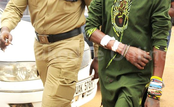Poliisi y'e Katwe lwe yamukwata olw'okumusanga n'enjaga Poliisi y'e Katwe lwe yamukwata olw'okumusanga n'enjaga