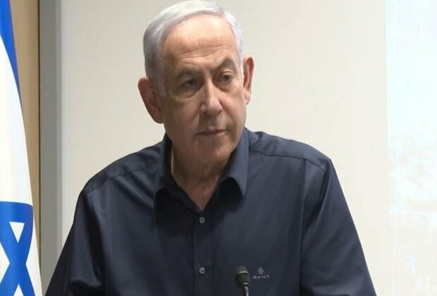 Benjamin Netanyahu visits IDF Intelligence Branch