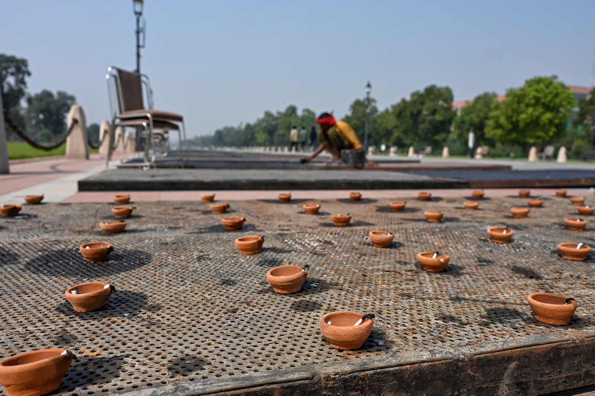 Delhi Government to organise "Deepotsav" at Kartavya Path today with 1.5 lakh diyas