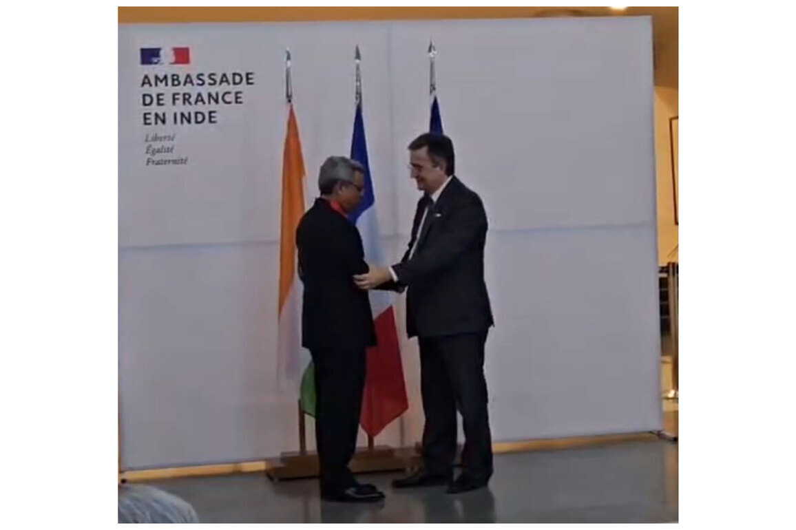 Former Ambassador Jawed Ashraf conferred 'France's Legion d'honneur' rank of 'Commandeur'