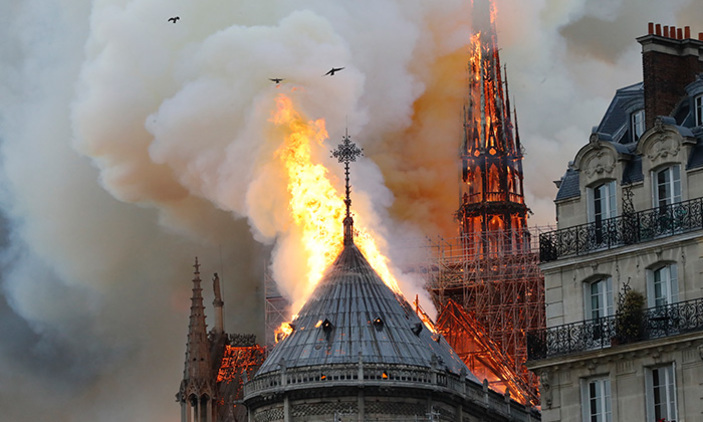  moke and flames rise during a fire at the landmark otreame athedral in central aris on pril 15 2019 potentially involving renovation works being carried out at the site the fire service said hoto by    