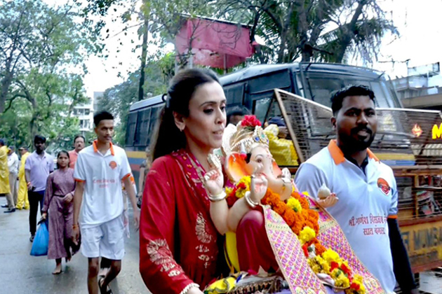 Ganesh Chaturthi 2025: Hrishitaa Bhatt bids adieu to Bappa with love, devotion