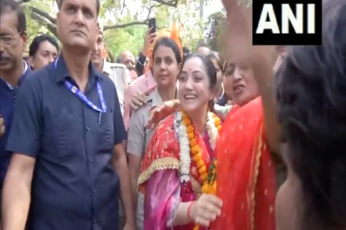 Suspended BJP leader Nupur Sharma meets Delhi CM Rekha Gupta