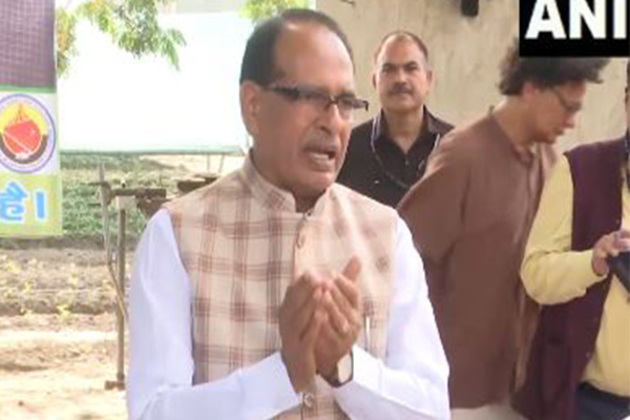 Union Min Shivraj Singh Chouhan interacts with farmers at 'Kisan Chaupal'