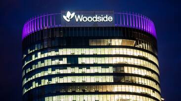 Woodside and Petronas sign 15 million tonne LNG deal