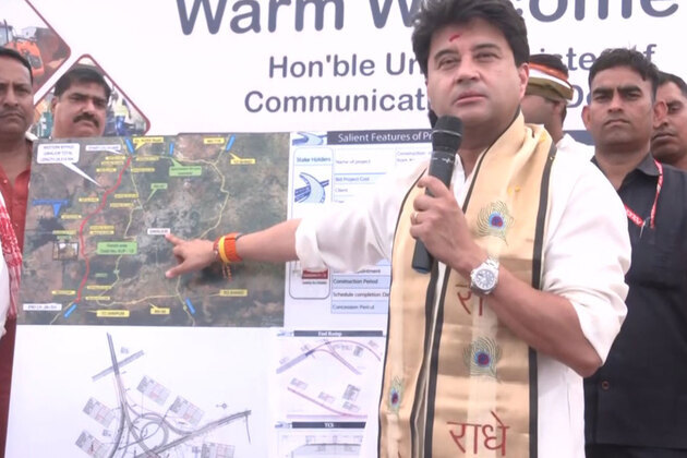 Jyotiraditya Scindia inspects Western Bypass, Gwalior Railway Station development works