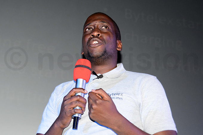 ytelex dvocates he managing partner of aymond siimwe addressing the participants hoto by rancis morut