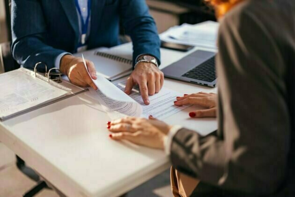 Non-compete clauses make it too hard to change jobs. Banning them for millions of Australians is a good move