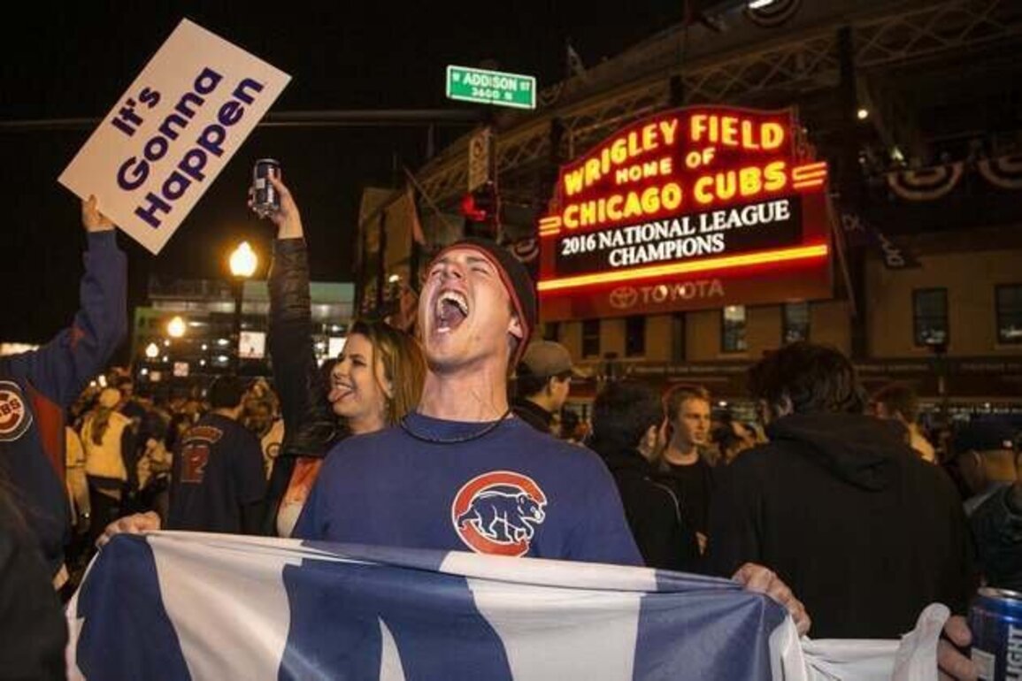 Cubs to honor 2016 champions with monument at Wrigley