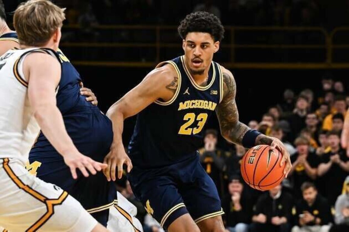 No. 3 Michigan eyes big finish vs. No. 8 Michigan State