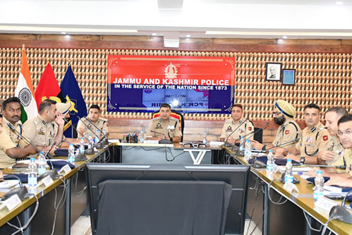 J-K: IGP Kashmir chairs crime and security review meeting at PCR Kashmir