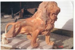 Four life-sized lions stolen from merchant
