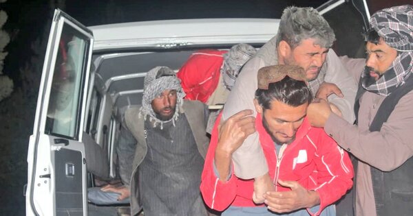 (SpotNews)AFGHANISTAN-EARTHQUAKE-RESCUE