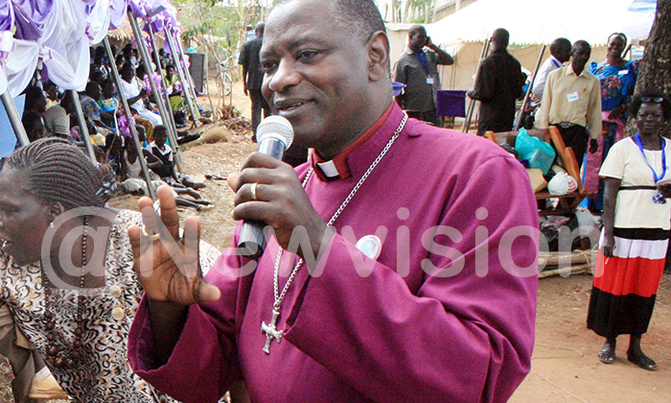 Bishop Gakumba, Rev. Onen reconcile Bishop Gakumba, Rev. Onen reconcile