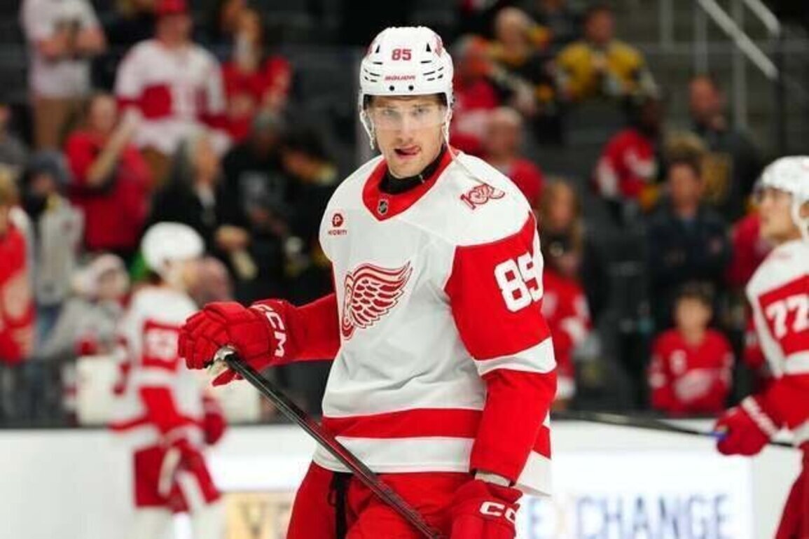 Penguins acquire F Elmer Soderblom from Red Wings