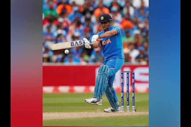 Kohli's post leaves netizens in doubt over Dhoni's retirement
