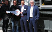 Thoms Fischer, Markus Neu and Thomas Held (Züblin Spezialtiefbau / Strabag) at the handover with Christopher Dona and Sascha Bechter (Liebherr-Werk Nenzing) (left to right)