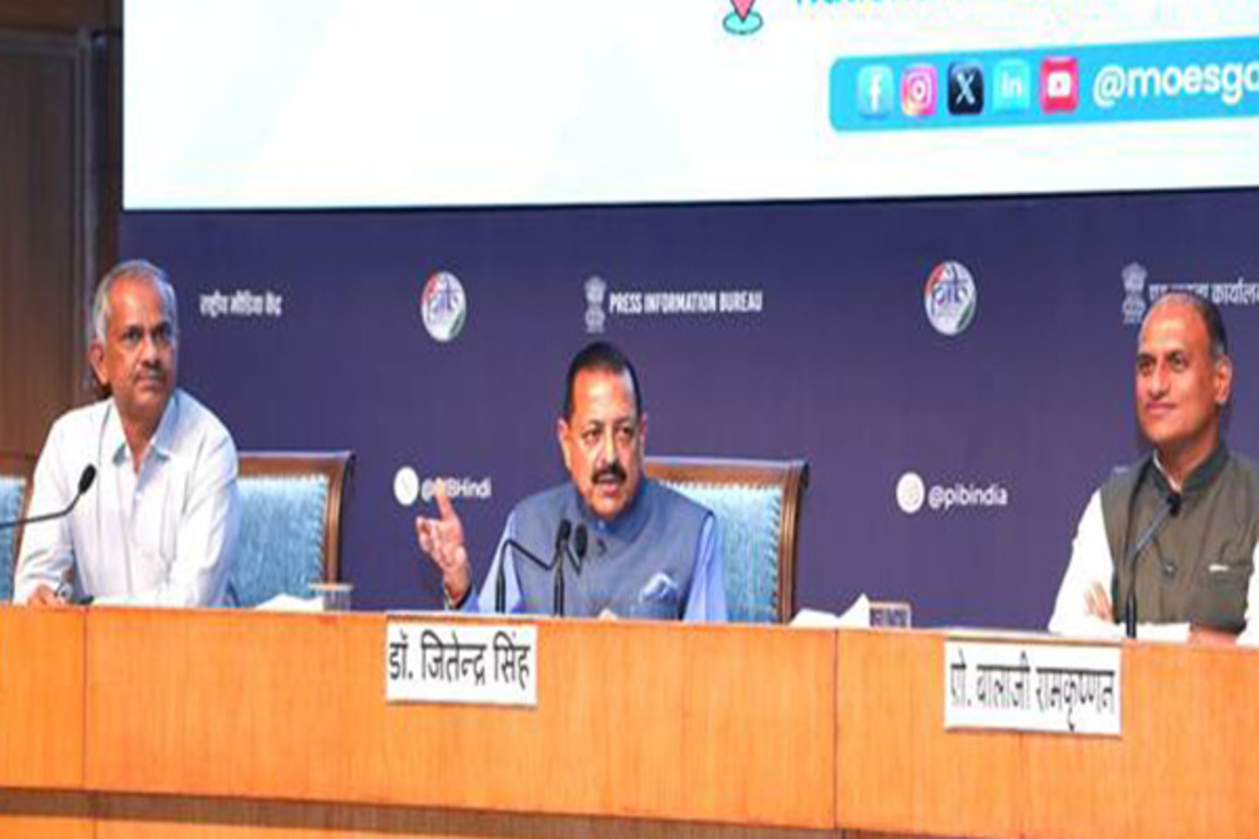 Union Minister Jitendra Singh hails India's first ever two aquanauts Cdr. Jatinder Pal Singh and Raju Ramesh