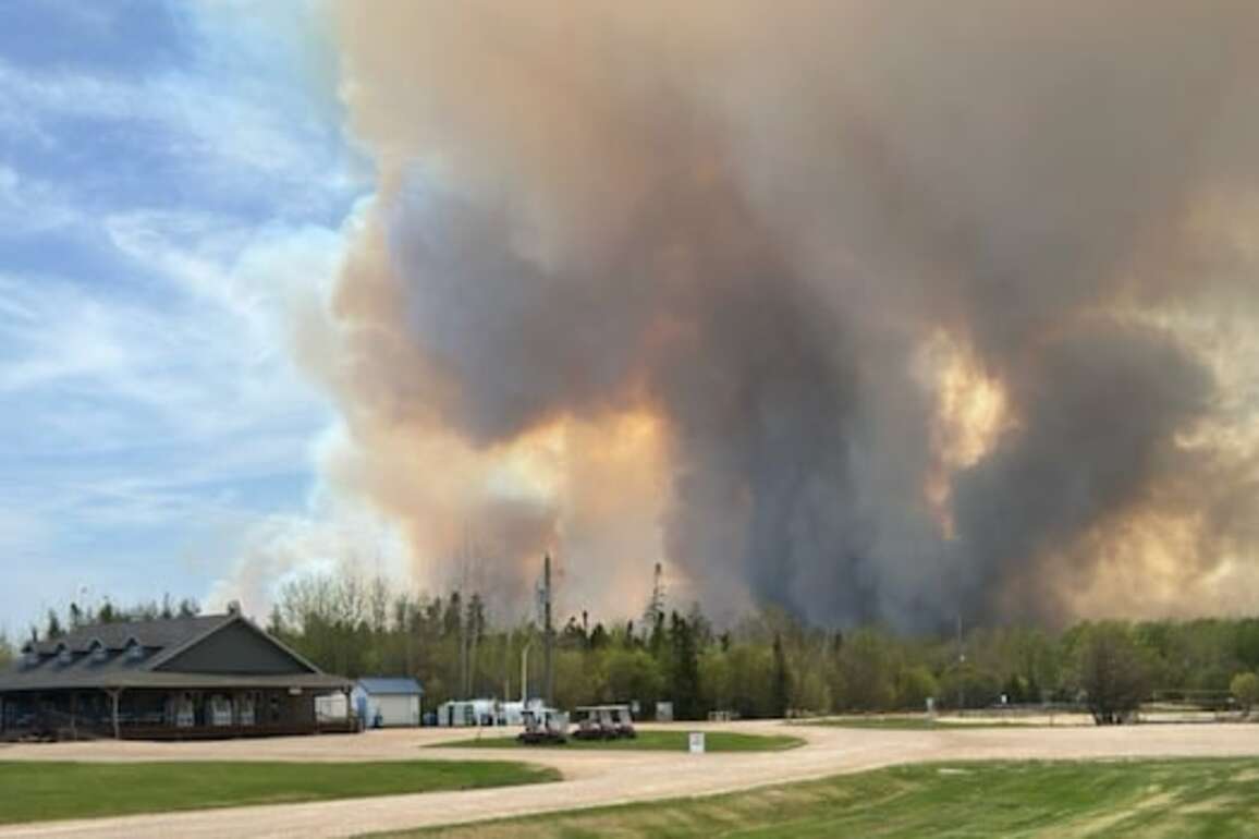 Emergency response to deadly Lac du Bonnet wildfire to be reviewed, reeve says