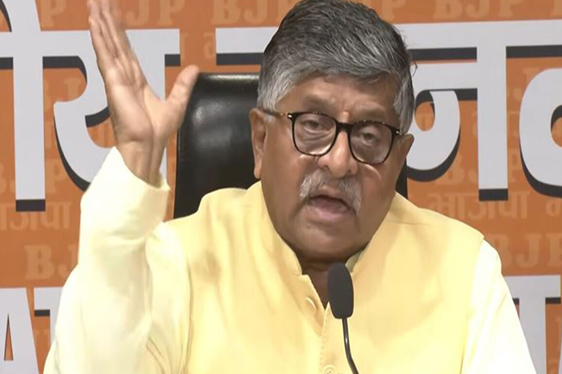 "Doesn't deserve to be Congress president": Ravi Shankar Prasad asks Kharge to apologise for "illiterate" remark
