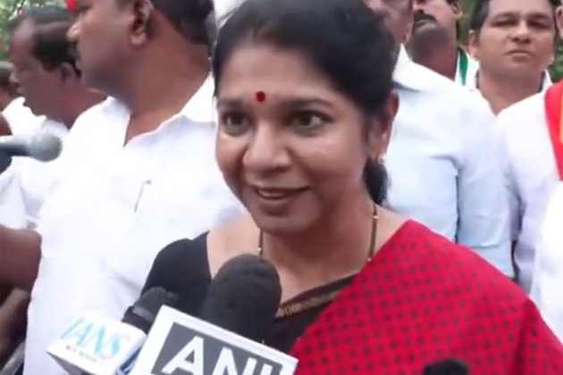 "They use Income Tax, CBI, ED against their Oppn parties": Kanimozhi backs Kharge's remarks on PM