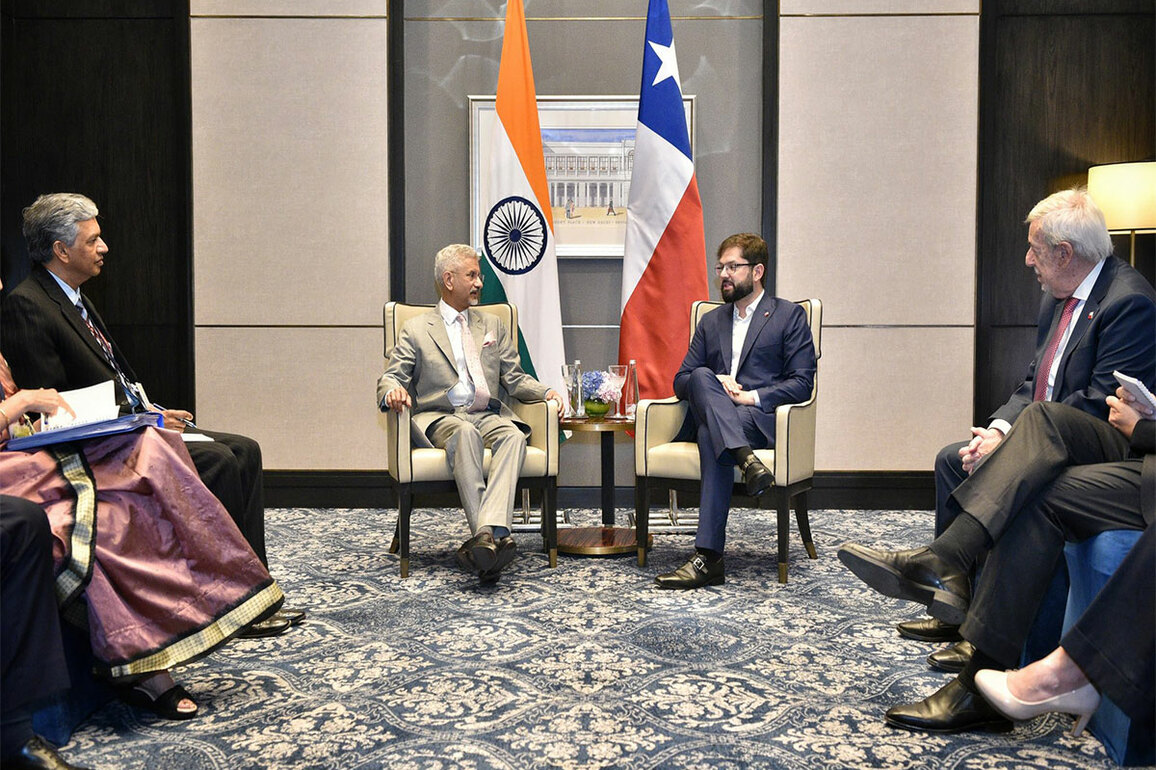 Chilean President Boric meets EAM Jaishankar, pays homage to Mahatma Gandhi at Raj Ghat