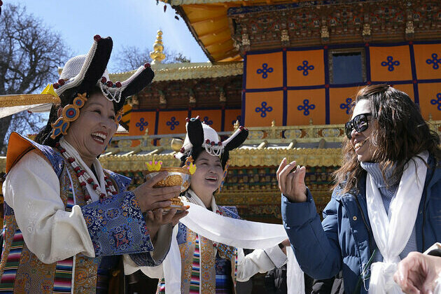 New air route between Hong Kong and Xizang